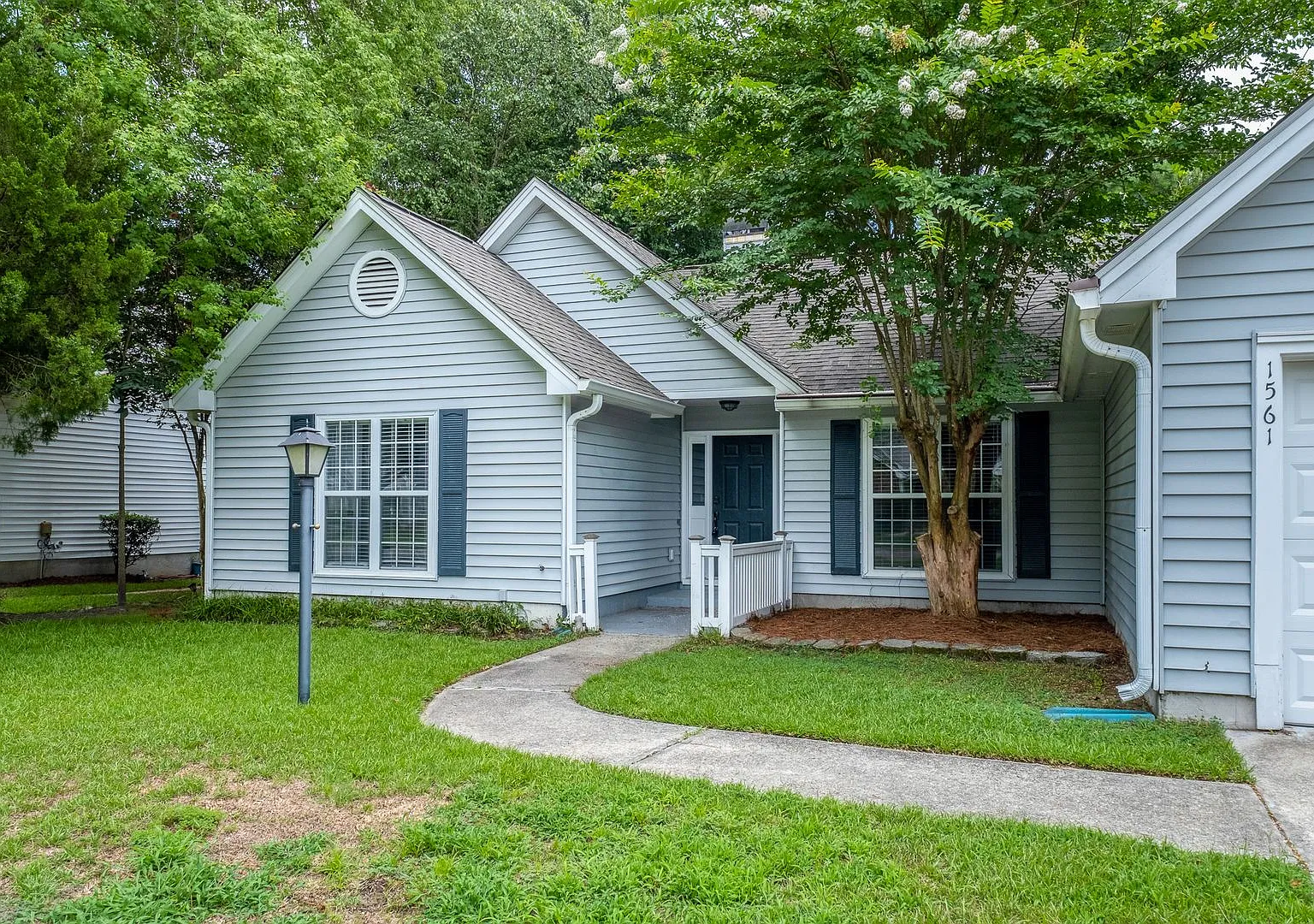 Gorgeous one story 4 Bedroom home in Mount Pleasant — Photo 4