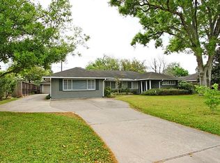 7805 S Rice Ave, Bellaire, TX 77401