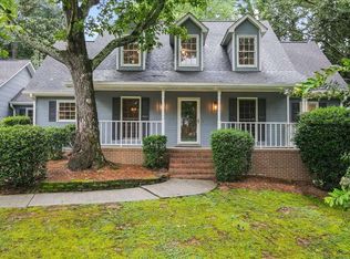 1646 Maple Ridge Dr, Suwanee, GA 30024