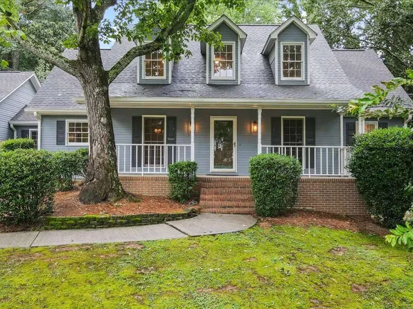 1646 Maple Ridge Dr, Suwanee, GA 30024