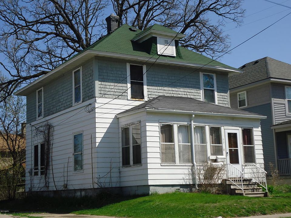 1st image of 35 La Belle St SE