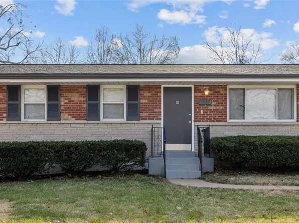 1372 Cove Ln, Saint Louis, MO 63138