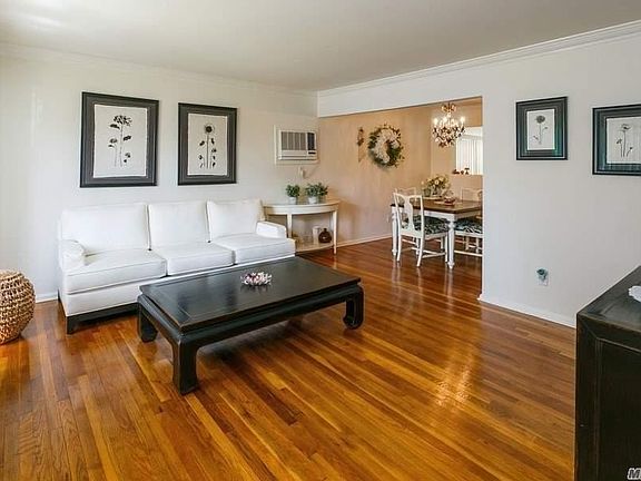 2nd image of 256 Crown Ave