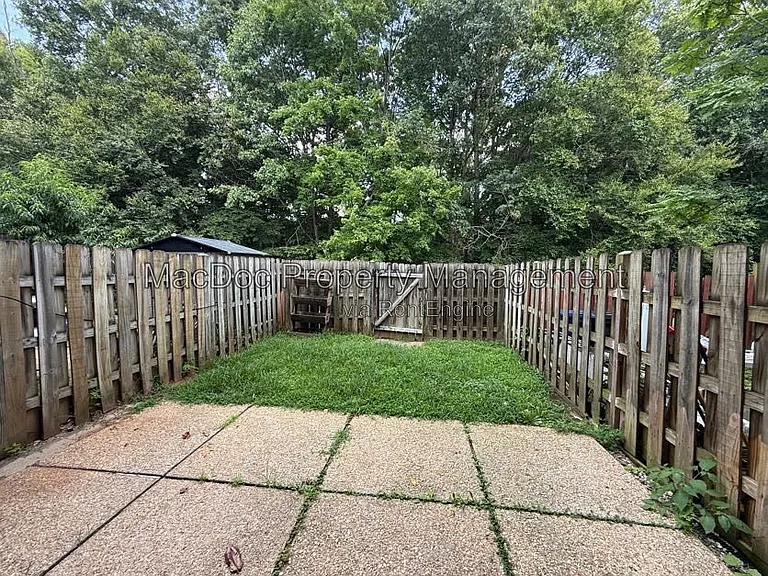 14611 Earlham Ct — Photo 35