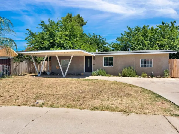 1714 E Metzler Dr, Sanger, CA 93657