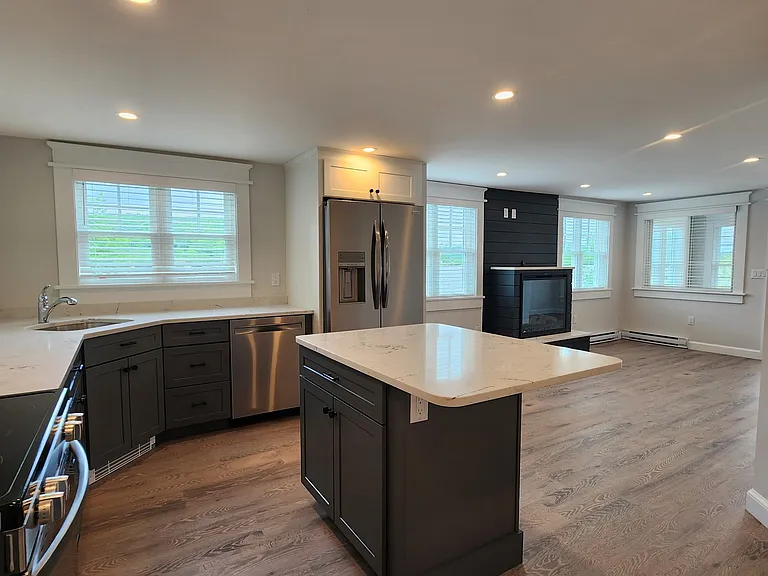 1330 Lake St #4 — Photo 11