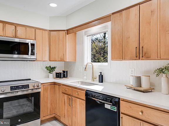 3rd image of 15230 Louis Mill Dr