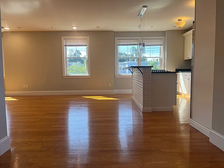 45 Spring St #7 — Photo 5