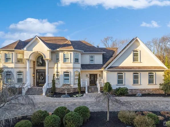 6 Longview Rd, Edison, NJ 08820