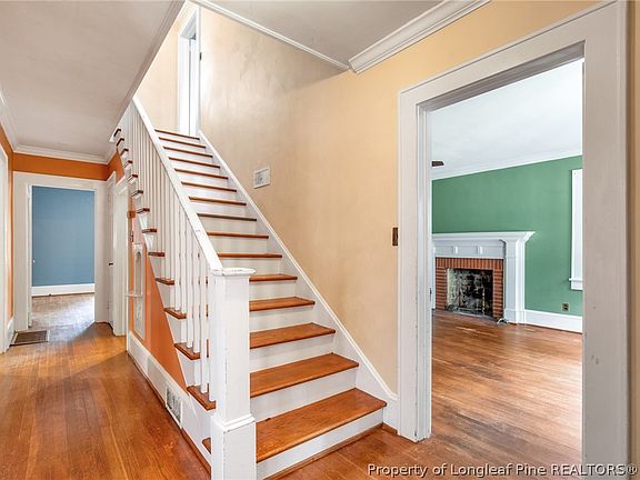 3rd image of 906 W Rowan St