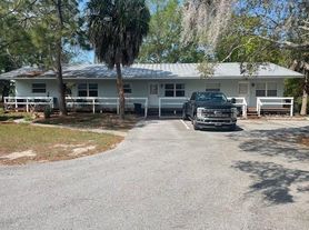 333 Lagoon Dr, Palm Harbor, FL