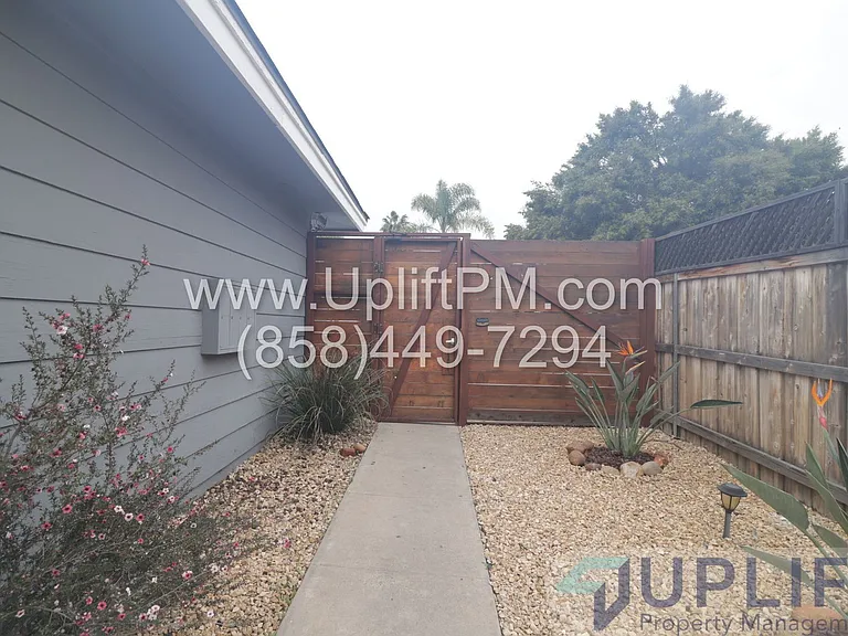 4833 Castle Ave — Photo 39