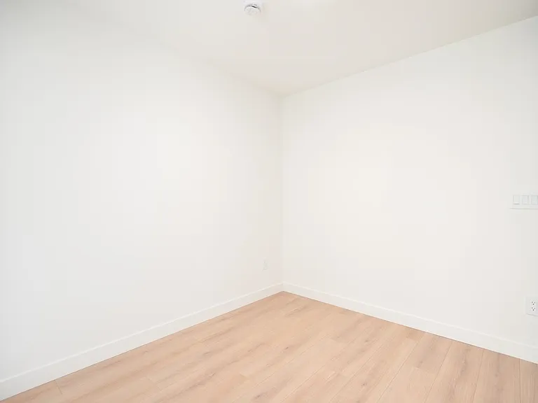 133 W 49th Ave #413 — Photo 10