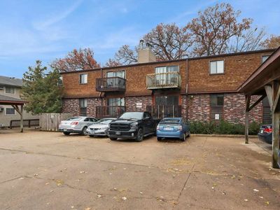 221 River St APT 4, Iowa City, IA, 52246