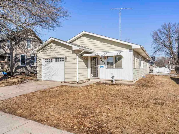 904 E 2nd St, Washington, IA 52353