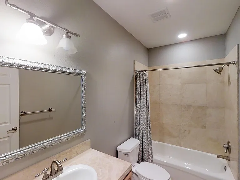 545 Monroe St — Photo 25