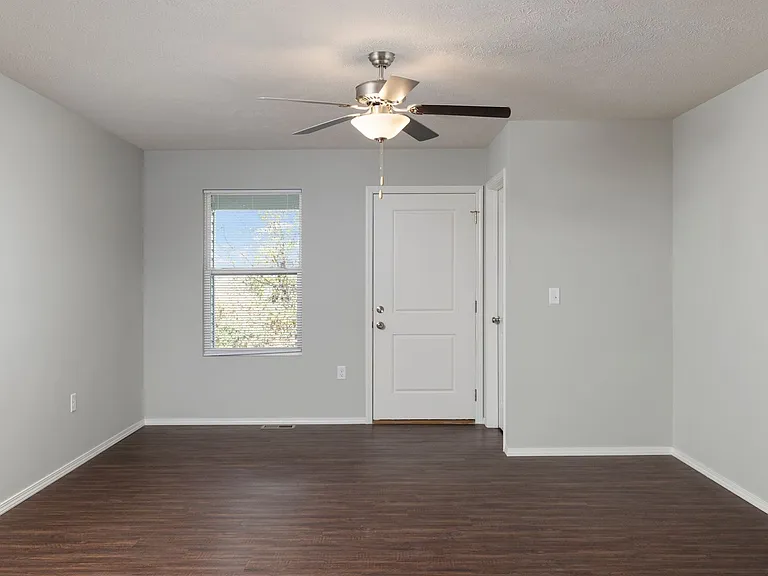 331A W Summit St — Photo 12