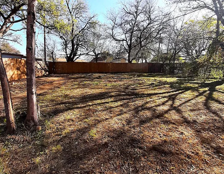 816 Denton Dr — Photo 21