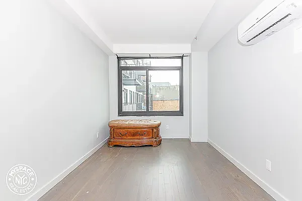 Rented by MySpaceNYC | media 48