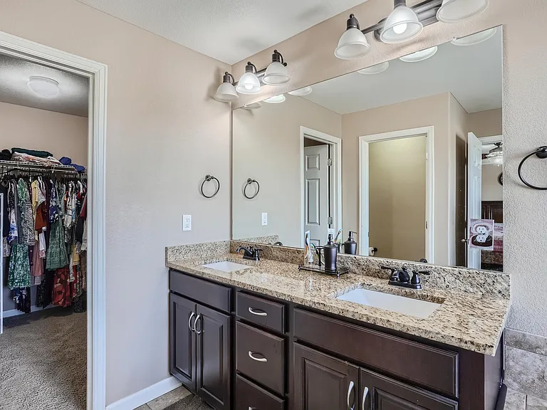 10748 Worthington Cir — Photo 12