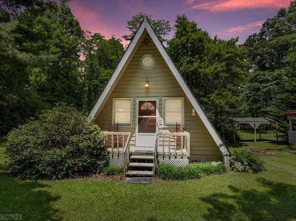 35 Trail Ave, Fancy Gap, VA 24328