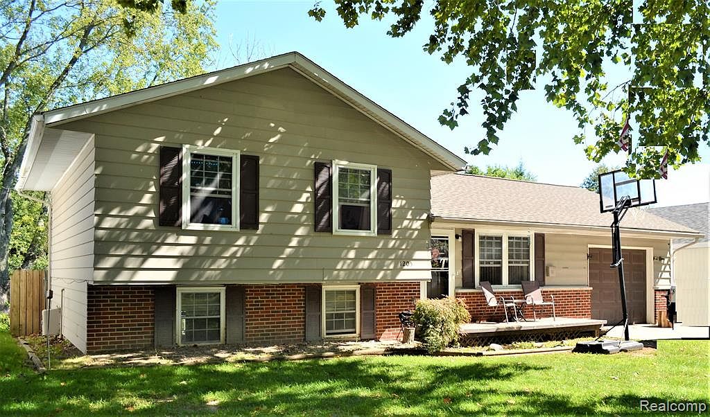 1205 S 12th St, Saint Clair, MI 48079 MLS 20230074394 Zillow