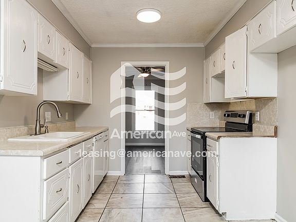 1555_004_kitchen_5.jpg