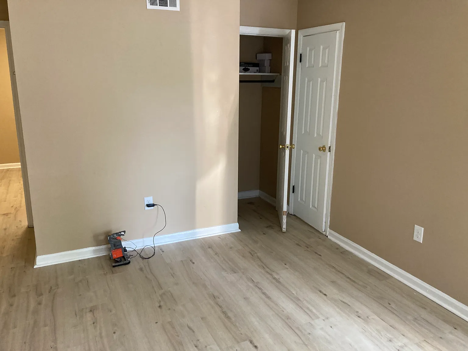 2 bed, 1.5 bath, 1100 sqft, $1,250 — Photo 3