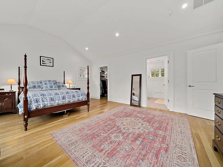 8 Kirk St — Photo 14