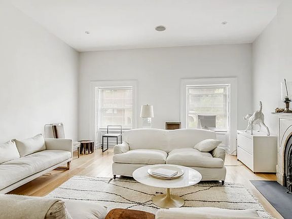 3rd image of 13 W 9th St APT 6