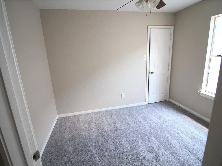 2117 Whittier Dr — Photo 14