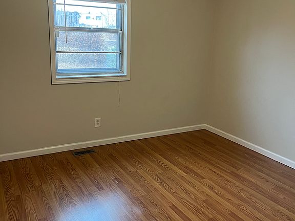 5th image of 1239 Bellabrook Dr