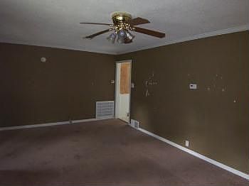 3rd image of 5636 N Amoret Ave