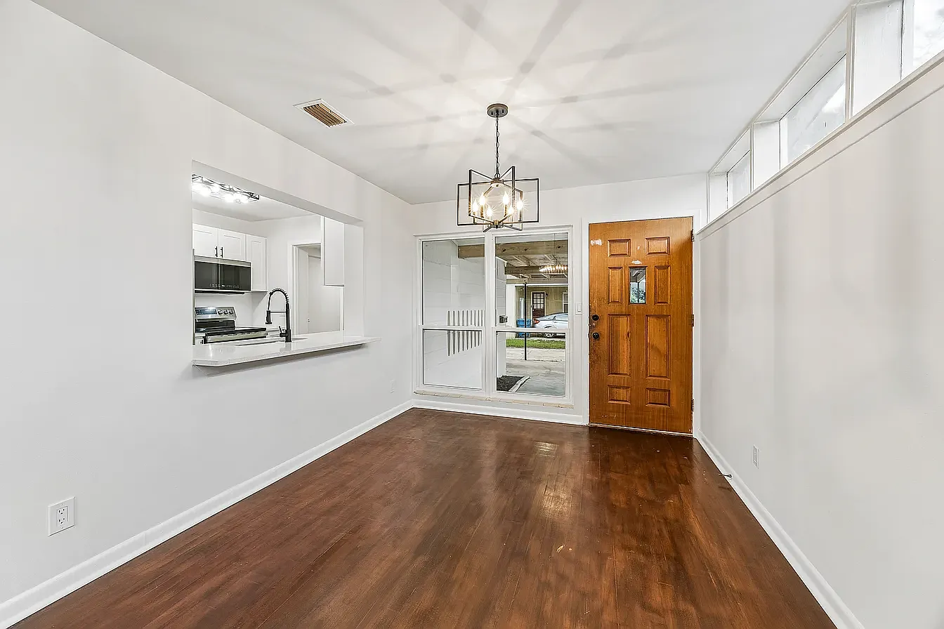 4 bed, 1325 sqft, $1,950 — Photo 3