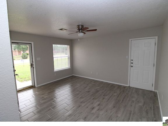 4th image of 2704 Edgefield St #A