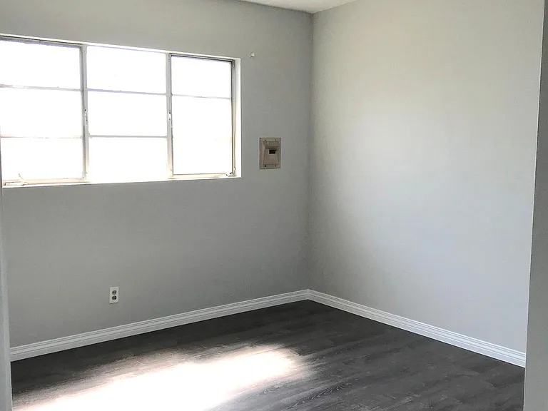 1854 Marine Ave #5 — Photo 6