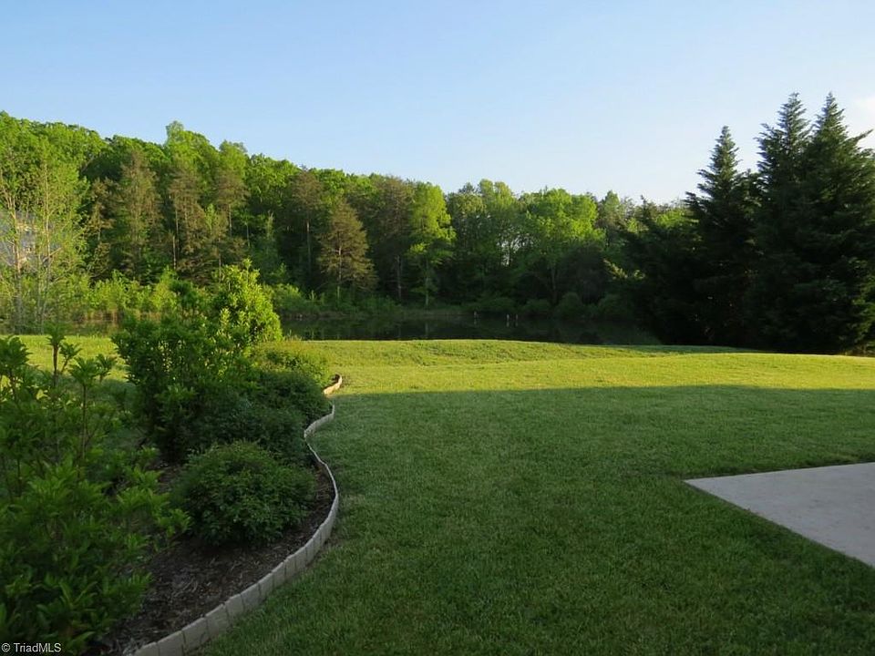 2nd image of 3504 Panarama Dr