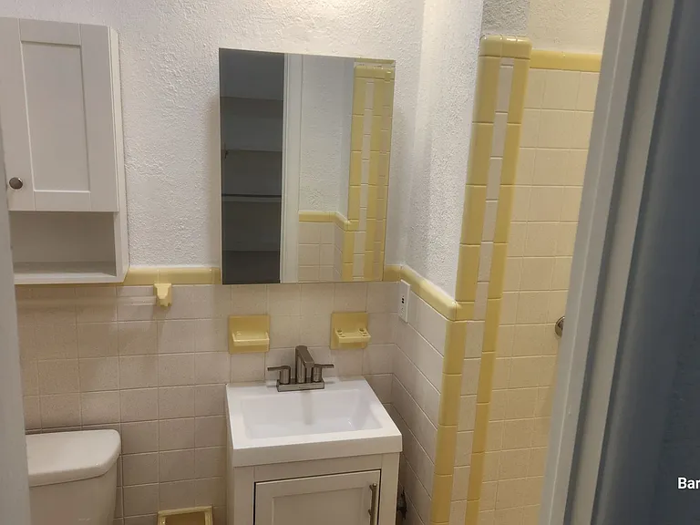 549 Martha Dr — Photo 14
