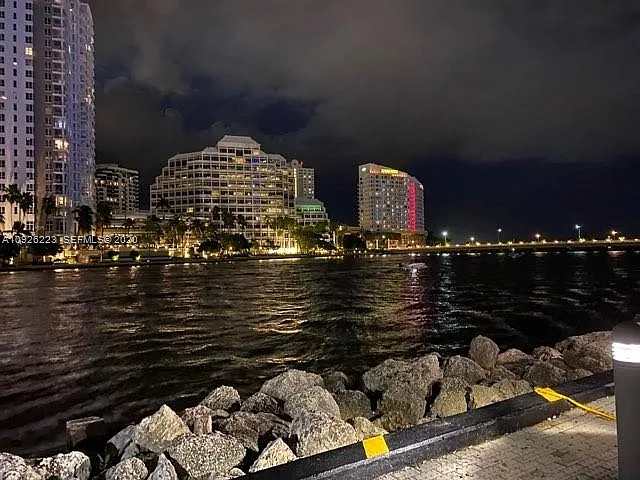 999 Brickell Bay Dr #STU06 — Photo 5