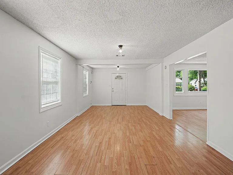24 N Parkwood Dr — Photo 20