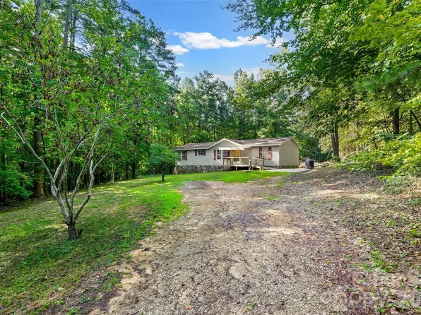 1475 Smith Woods Ln, Hickory Grove, SC 29717