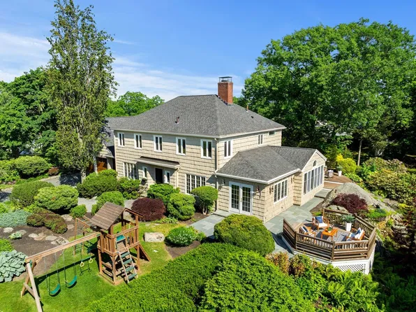 69 Gale Rd, Swampscott, MA 01907