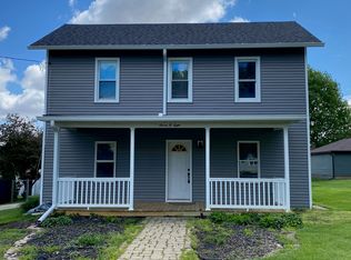 708 N Main St, Roanoke, IL
