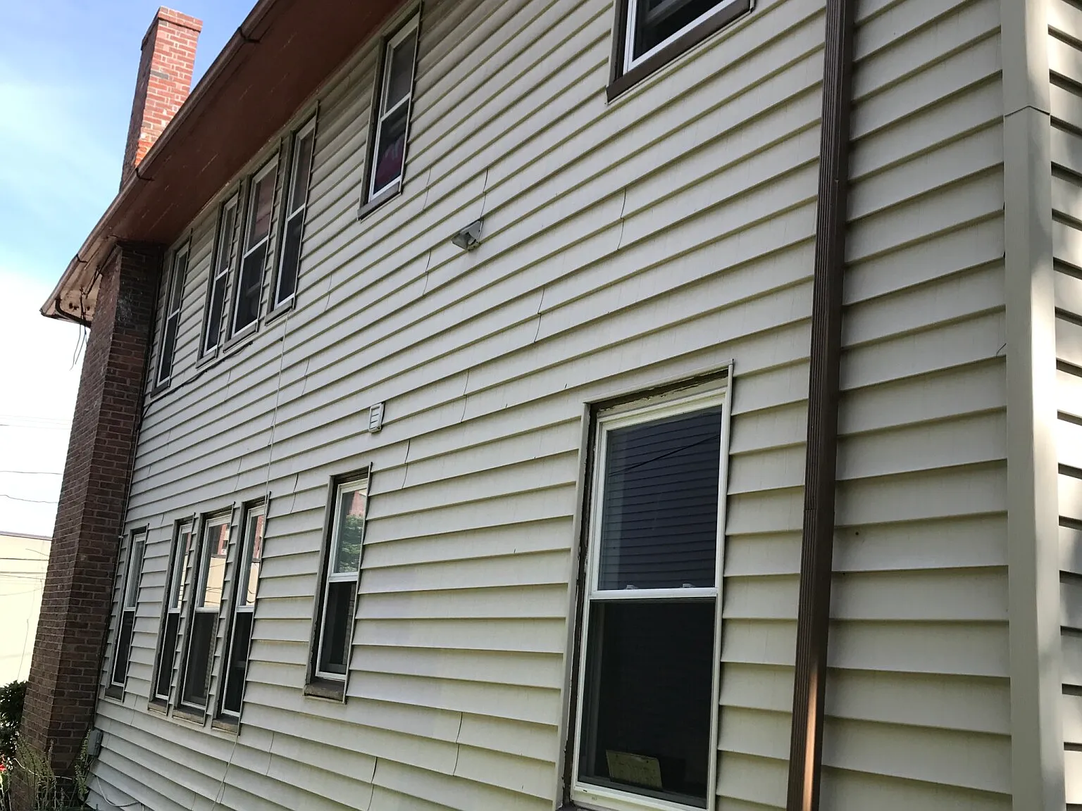 2 bed, 1.0 bath, 1800 sqft, $2,800 — Photo 1