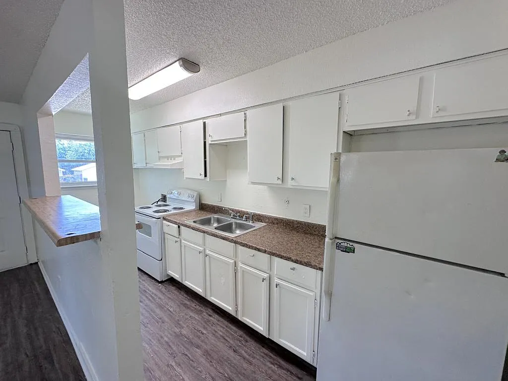 5408 Helmick Ave — Photo 2