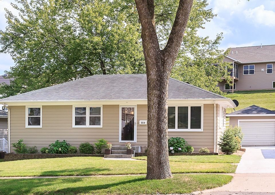 1st image of 3519 Bel Air Dr SE