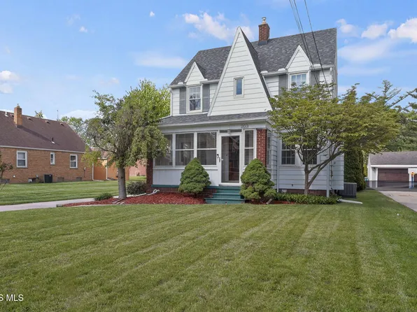 203 Hannum Ave, Rossford, OH 43460