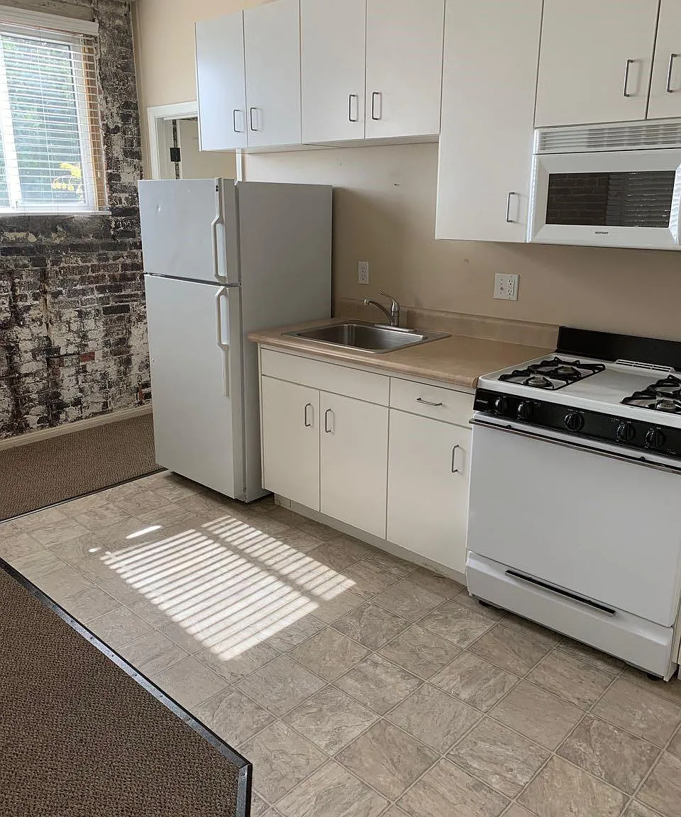 1 bed, 547 sqft, $1,975 — Photo 3