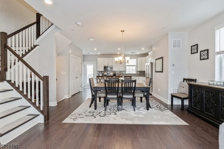 1st image of 1112 Parkview Ln