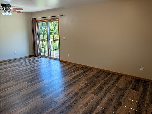 4th image of 400-402 Main St #400-402